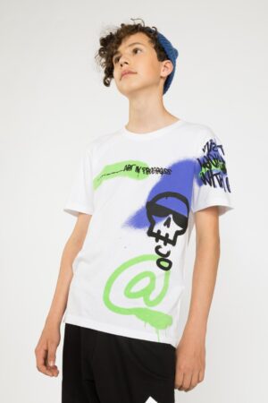 Balts t-krekls ar apdruku ART IN PROGRESS