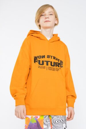 Oranžs džemperis ar kapuci zēniem
